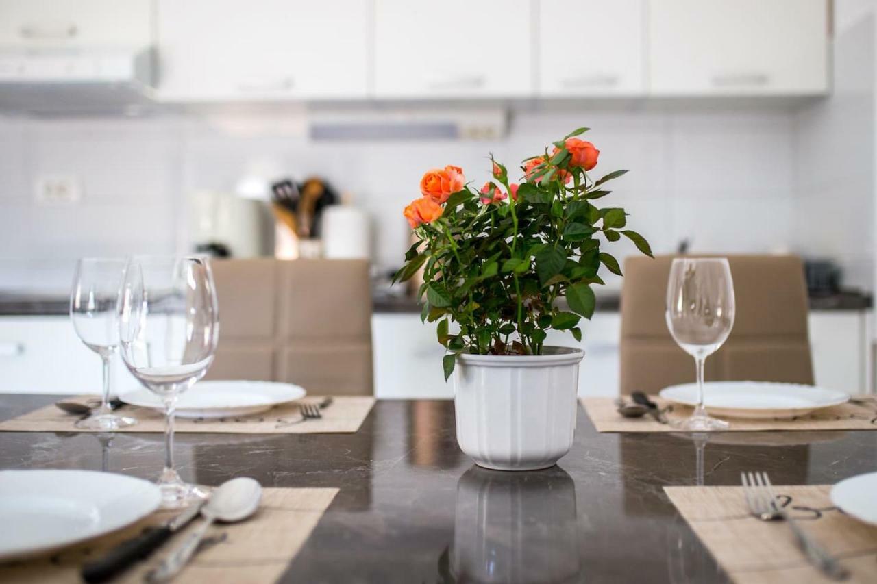 Apartment Podini เบรอเซส ภายนอก รูปภาพ